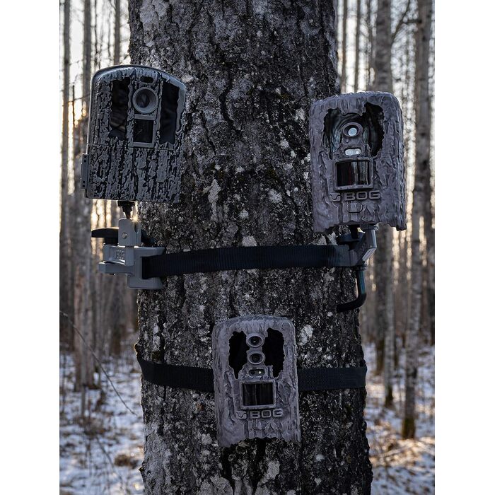 BOG Farmhand T-Post Trail Camera Mount Black