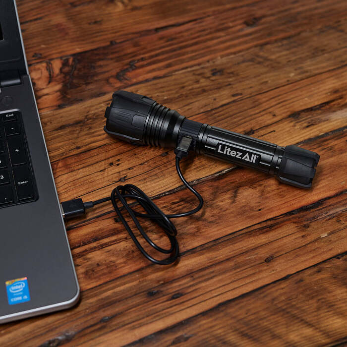 Litezall Invincible Flashlight 1000 Lumens Aluminum Black