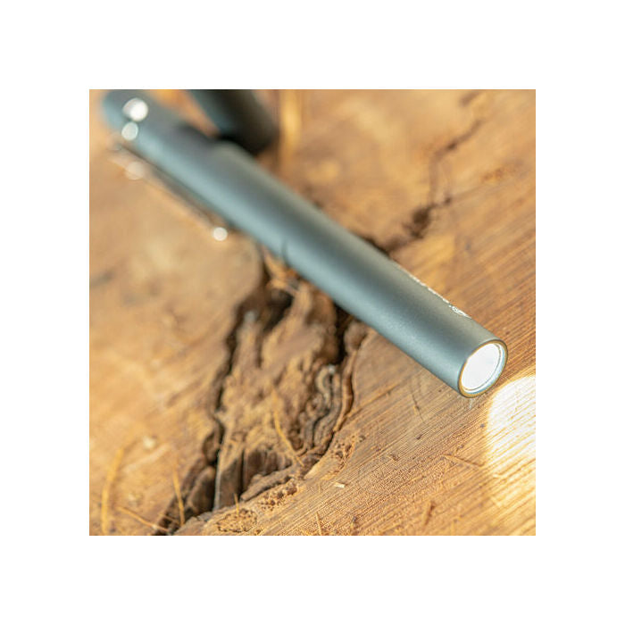 Smith & Wesson Night Guard Slim Flashlight Aluminum Black